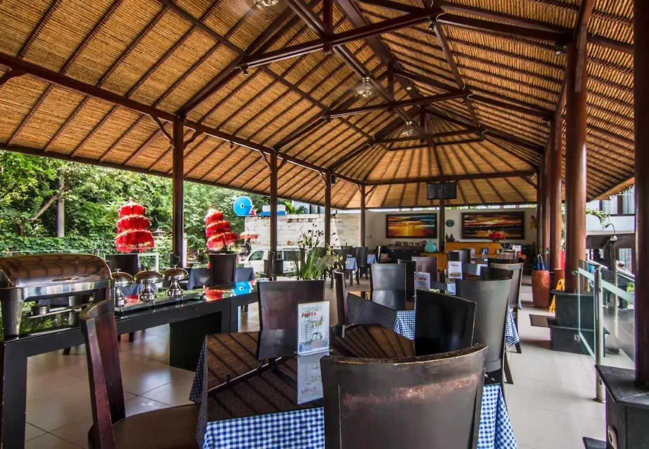Hotel Ozz Kuta Кута