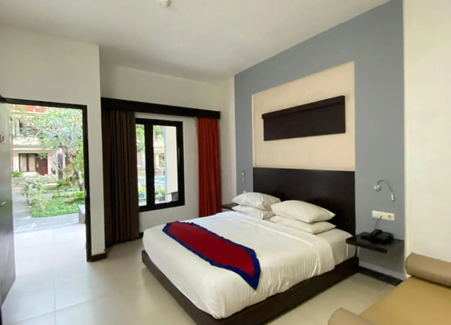 Hotel Ozz Kuta Кута 3*,  Индонезия